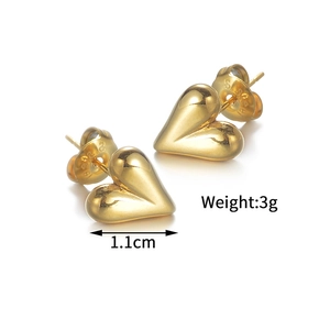 Detailed macro view of 18K gold-plated heart studs showing 1.1cm size and 3g weight