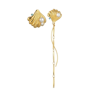 Asymmetric gold shell earrings with white pearls and long tassel chain fringe details