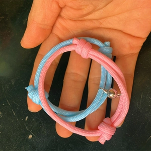 Bracelets de couple lumineux avec attraction magnétique en corde tressée rose et bleu
