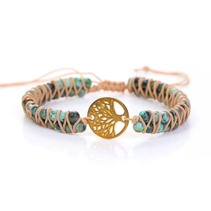 Zweilagiges Lebensbaum-Armband mit afrikanischen Türkisperlen und goldenem Anhänger im Boho-Stil
