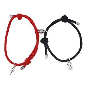 Bracelets magnétiques pour couples avec pendentifs clé et cadenas sur cordons tressés