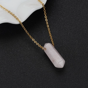Minimalist Alloy Rose Quartz Pendant Necklace For Women Gold Plated Hexagonal Prism Natural Stone Clavicle Chain Jewelry