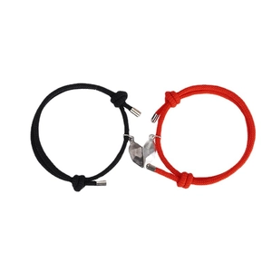 Ensemble de bracelets tressés magnétiques en forme de cœur pour couples rouge et noir