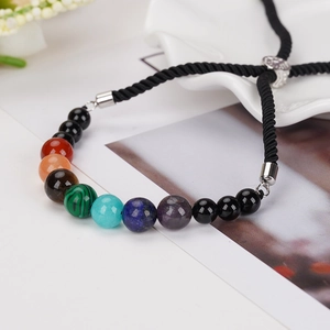 Bracelet arbre de vie fait main avec sept pierres naturelles de chakra et corde ajustable