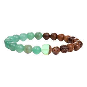 Bracelet tendance en bois et pierres naturelles vertes avec perle de fusion unique