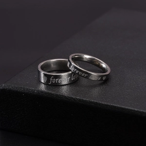 Bagues de Couple en Acier Inoxydable Gravées Forever Love Cœur pour Hommes Femmes Anneaux Argentés Polis Minimalistes