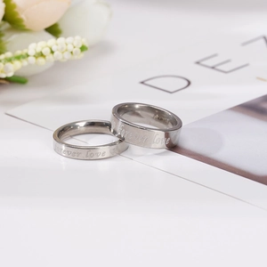 Bagues de couple minimalistes argentées forever love avec gravure de cœur en acier