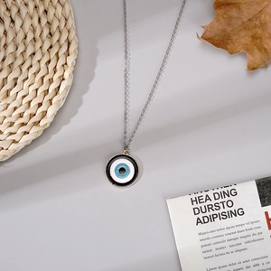 Türkische Evil Eye Halskette mit minimalistischer Silberkette und blauem Augenanhänger