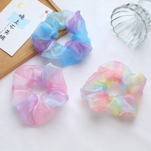 Dreiteiliges Set aus Organza-Haargummis mit Farbverlauf in pastellfarbenen Aurora-Tönen