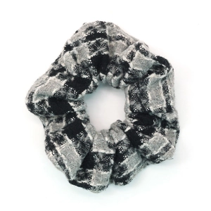Chouchou classique en tweed à carreaux noir et blanc avec texture en tricot vintage