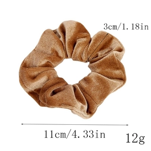 Dimensions détaillées du chouchou en velours marron avec diamètre de 11 cm et texture