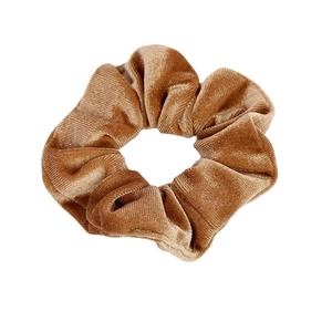 Chouchou en velours côtelé marron avec texture côtelée douce et élastique souple