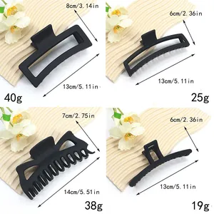Detailed size chart showing dimensions and weights for four matte black hair claw styles