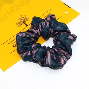 Chouchou à carreaux rose et vert fabriqué en tissu doux mélange de coton