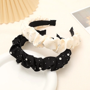 Serre-têtes élégants en tissu plissé avec strass brillants en noir et beige crème lot