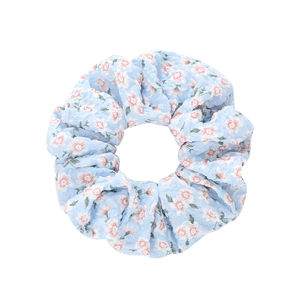 Chouchou floral en tissu bleu clair avec motifs de fleurs roses pour femmes et filles
