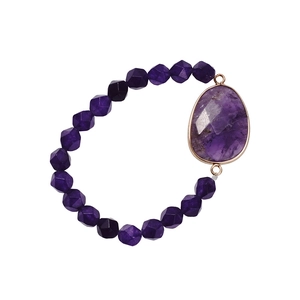 Bracciale elastico con perline di ametista e ciondolo a goccia in cristallo dorato