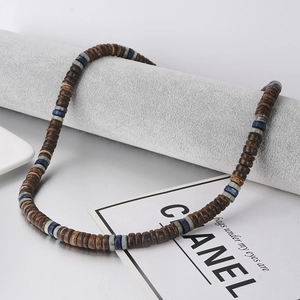 Bohemian herenketting met donkerbruine houten kralen en blauwe natuursteen