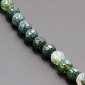 Macro di perle sfaccettate in agata verde con venature di drago e pietre naturali