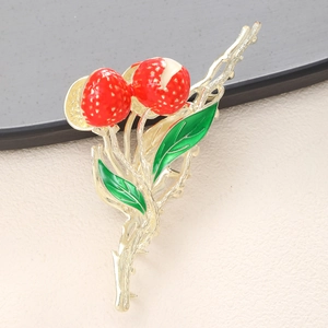 Exquise Pince à Cheveux en Alliage Grande Fraise pour Femmes Été Douce Pince en Métal Style Pastoral Accessoires pour Cheveux