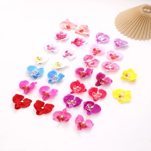 Barrettes à cheveux orchidée Phalaenopsis avec perles blanches en couleurs variées