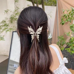 Schmetterling Haarkralle Legierung Strass Hohl Haarklammer Elegant Künstliche Perle Quaste Metall Shark Clip Für Damen Schmuck