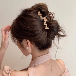 Eleganter Haarklammer mit Herz-Dekor im koreanischen Stil für Damen und Frisurengestaltung