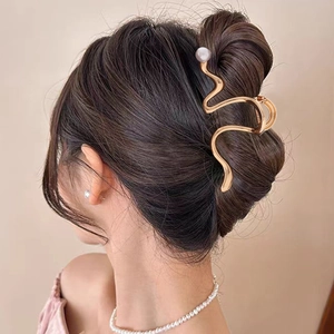 Elegant Metal Wave Hair Claw Clip With Faux Artificial Pearl Alloy Non-Slip Large Styling Shark Clip Gold Silver Fashion Hair Accessories