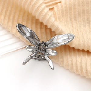 Metallischer Schmetterling Haarklammer mit flüssigem Silber-Finish für Damenfrisuren