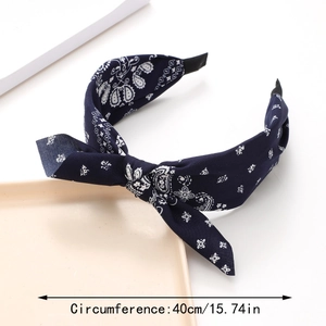Navy blue paisley fabric headband detail with 40cm circumference measurement
