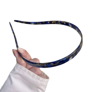 Slim acetate hairband with tortoise shell pattern and anti-slip teeth for women