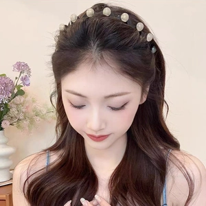 Elegante cerchietto ondulato con perle bianche da donna, fascia per capelli antiscivolo