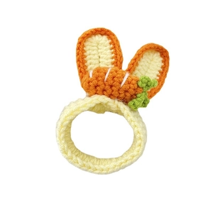 Elastico per capelli all'uncinetto con orecchie di coniglio e design carota