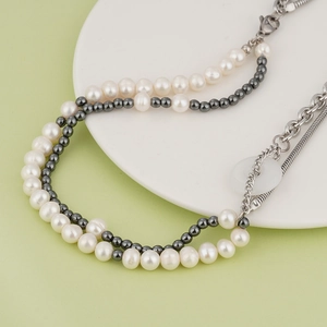 Collier multicouche en acier inoxydable pour hommes avec perles d'eau douce et pendentif