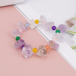 Bracciale di perle di mica lavanda naturale con pietre preziose e accenti dorati