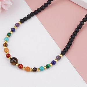 Collar ajustable de piedra volcánica 6mm con piedras chakra y espaciadores de oro aliado