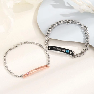 Pärchen-Armbänder Her King His Queen aus Titanstahl mit Roségold-Kette und Kristallen
