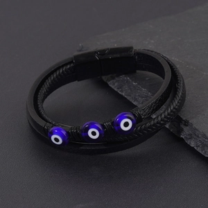 Bracciale multistrato da uomo in pelle nera con perline malocchio e chiusura magnetica