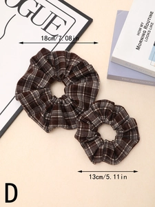Detailed comparison of brown plaid hair scrunchies in 18cm and 13cm sizes
