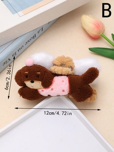Detailansicht der Dackel-Haarklammer aus Plüsch mit 12cm Länge und süßem rosa Outfit