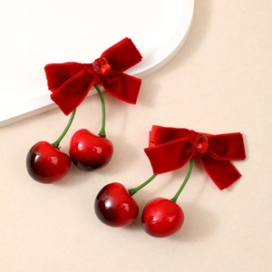 Barrettes à cheveux cerises en velours élégantes avec strass rouges pour femmes