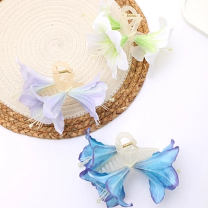 Elegant Lily Flower Hair Claw Clip Large Resin Simulation Flower Shark Clip Fairy Style Beach Vacation Headpiece For Women