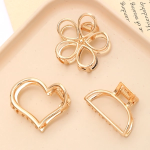 Lot de 3 mini pinces à cheveux dorées en alliage avec motifs fleur, cœur et forme en D