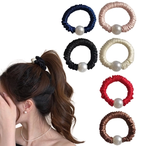 Elegant Satin Scrunchie Large Faux Artificial Pearl Hair Tie Elastic Pleated Hair Rope For Ponytail Women Daily Fashion Hair Accessories