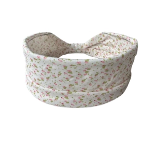Bandeau de yoga élastique avec motif floral frais et fleurs roses sur tissu blanc