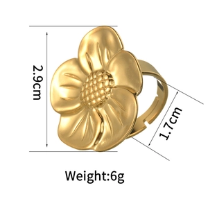 Detail view showing dimensions of a 2.9cm golden irregular flower ring in titanium steel