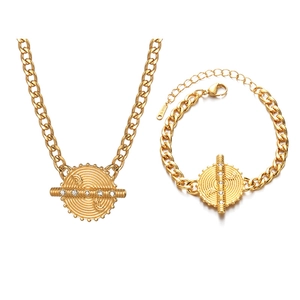 Vintage gold-plated stainless steel gear pendant necklace and bracelet set with rhinestones