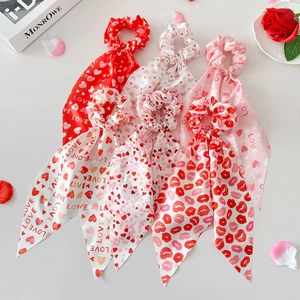 Lot de 5 chouchous en satin pour la Saint-Valentin avec rubans et motifs de cœurs
