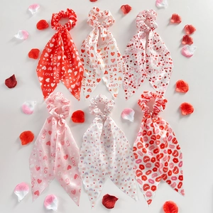 Lot de chouchous en satin avec longs rubans, imprimés cœurs et LOVE pour la Saint-Valentin