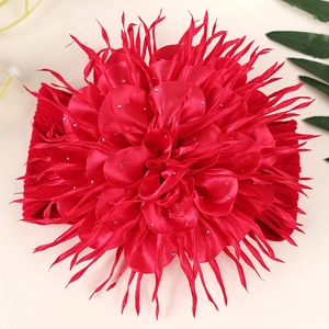 Bandeau bébé rouge avec double fleur, centre en strass étincelant et ruban en nylon